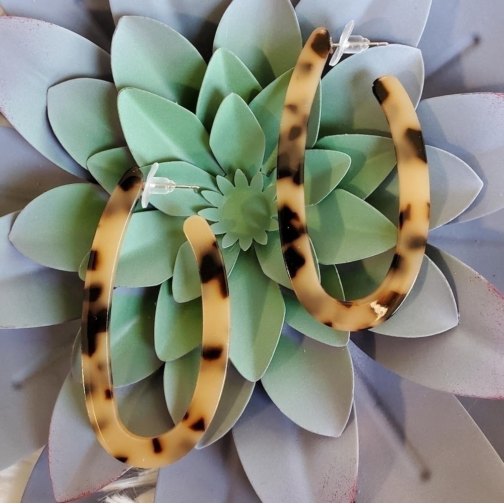 NEW Large Oval Tortise Shell Hoop Earrings‎